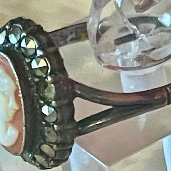 Antique VICTORIAN Carved Shell LADY CAMEO Sterling Silver & MARCASITES RING 7! - Picture 8 of 12